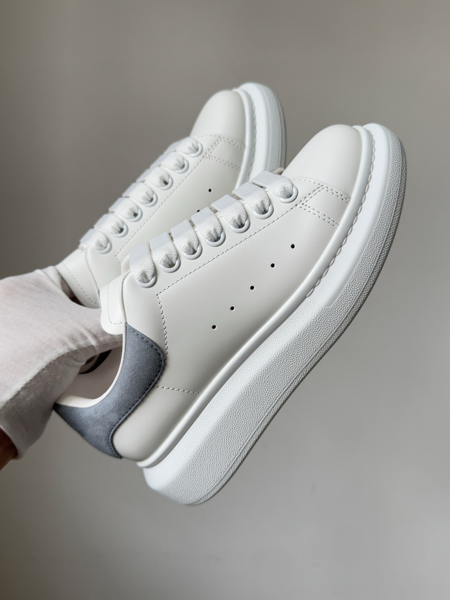 Alexander McQueen Oversized Sneaker Leather Soft Blue Heel Low-Top Sneakers Women White Blue - Image 3