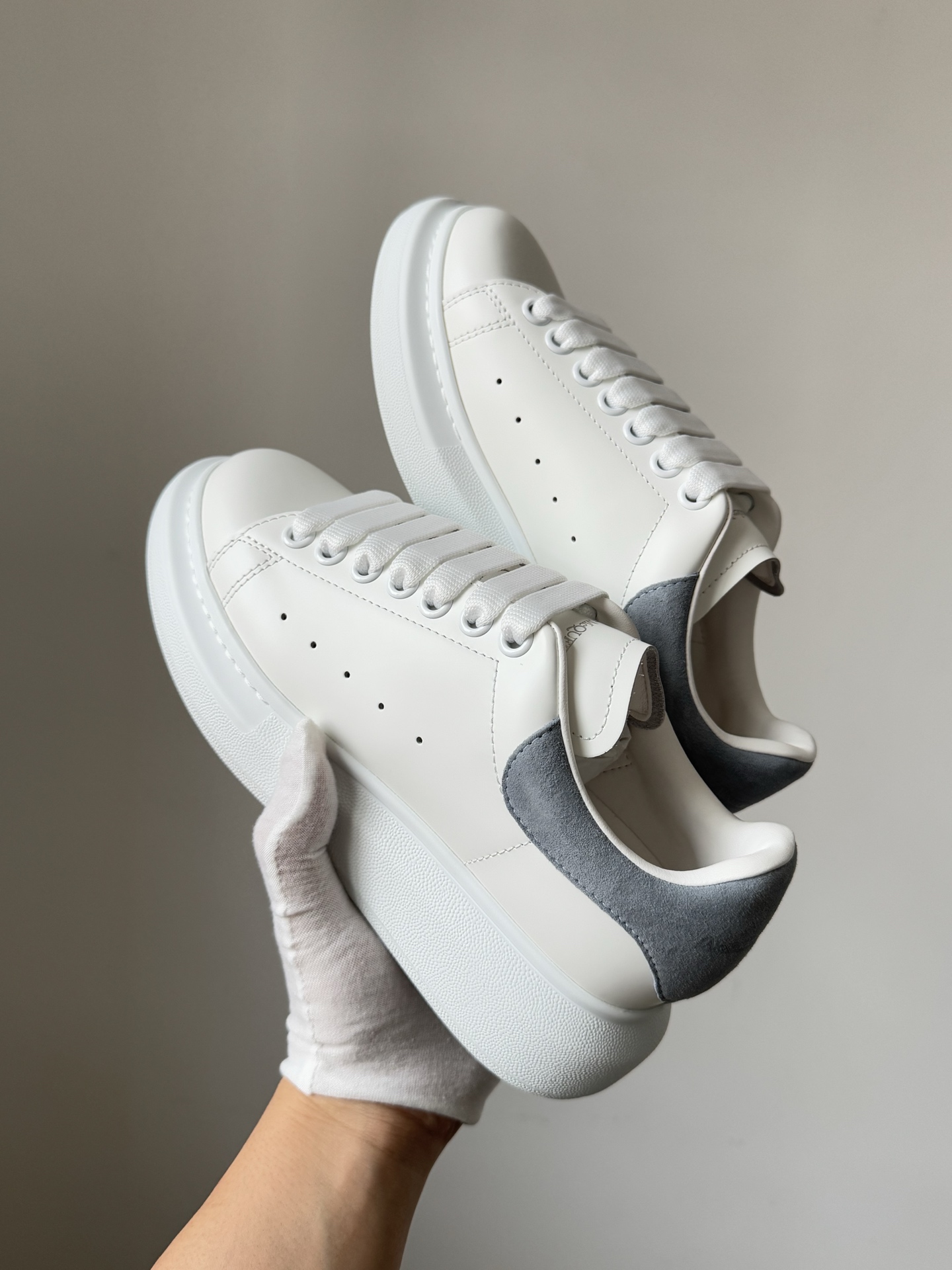 Alexander McQueen Oversized Sneaker Leather Soft Blue Heel Low-Top Sneakers Women White Blue - Image 6