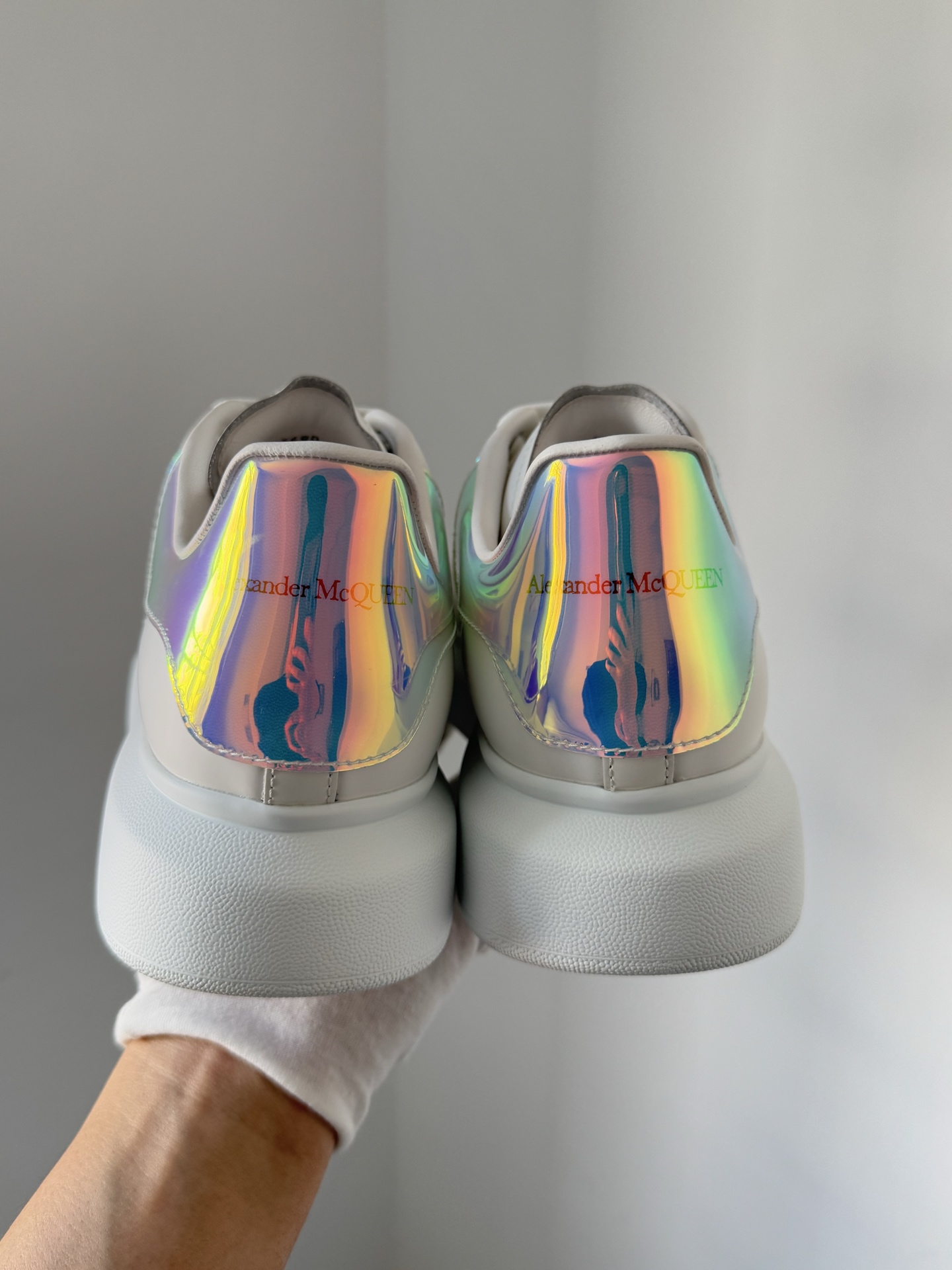 Alexander McQueen Oversized Sneaker Leather Iridescent Heel Low-Top Sneakers Unisex White - Image 3