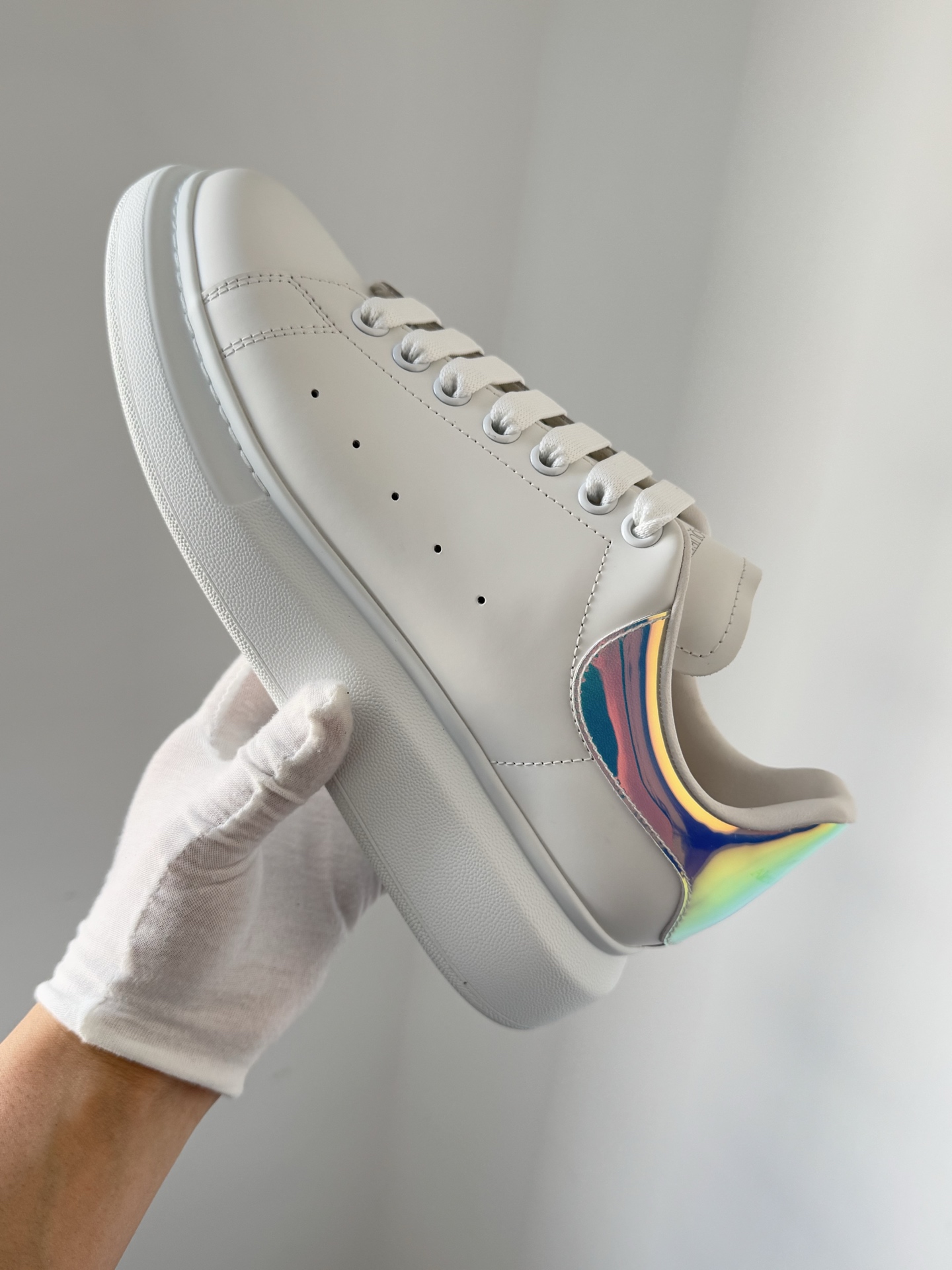 Alexander McQueen Oversized Sneaker Leather Iridescent Heel Low-Top Sneakers Unisex White - Image 6