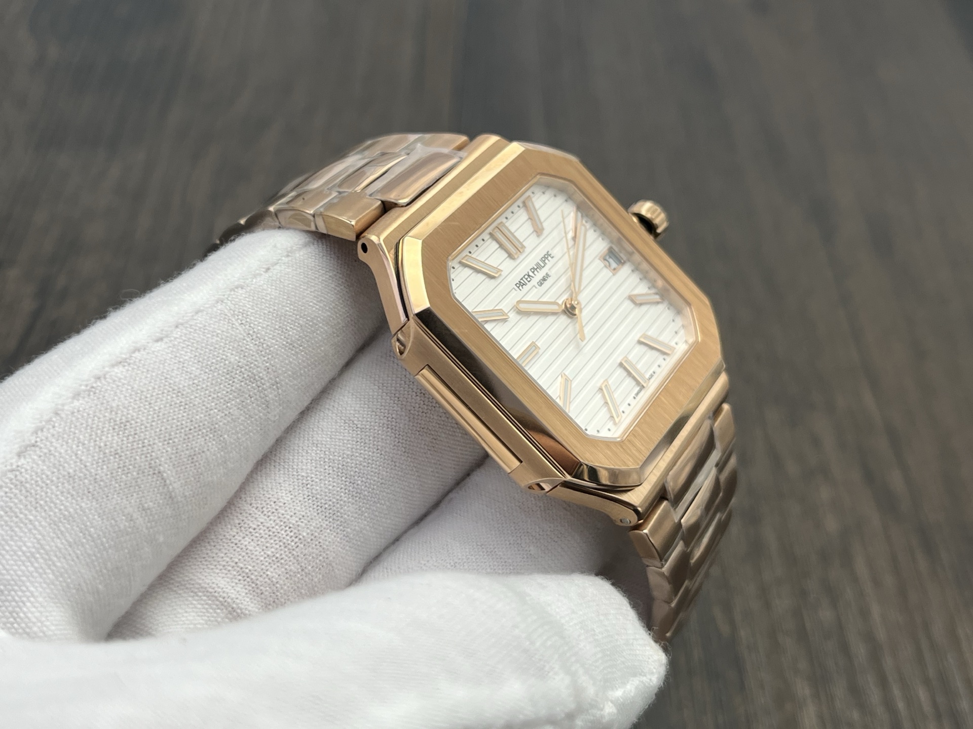 Patek Philippe Cubitus Series Automatic 45mm White Dial 18K Rose Gold - Image 4