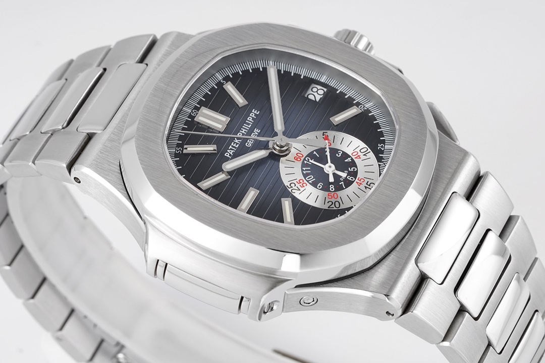 Patek Philippe Nautilus 40.5mm Blue Dial Stainless Steel - Image 4
