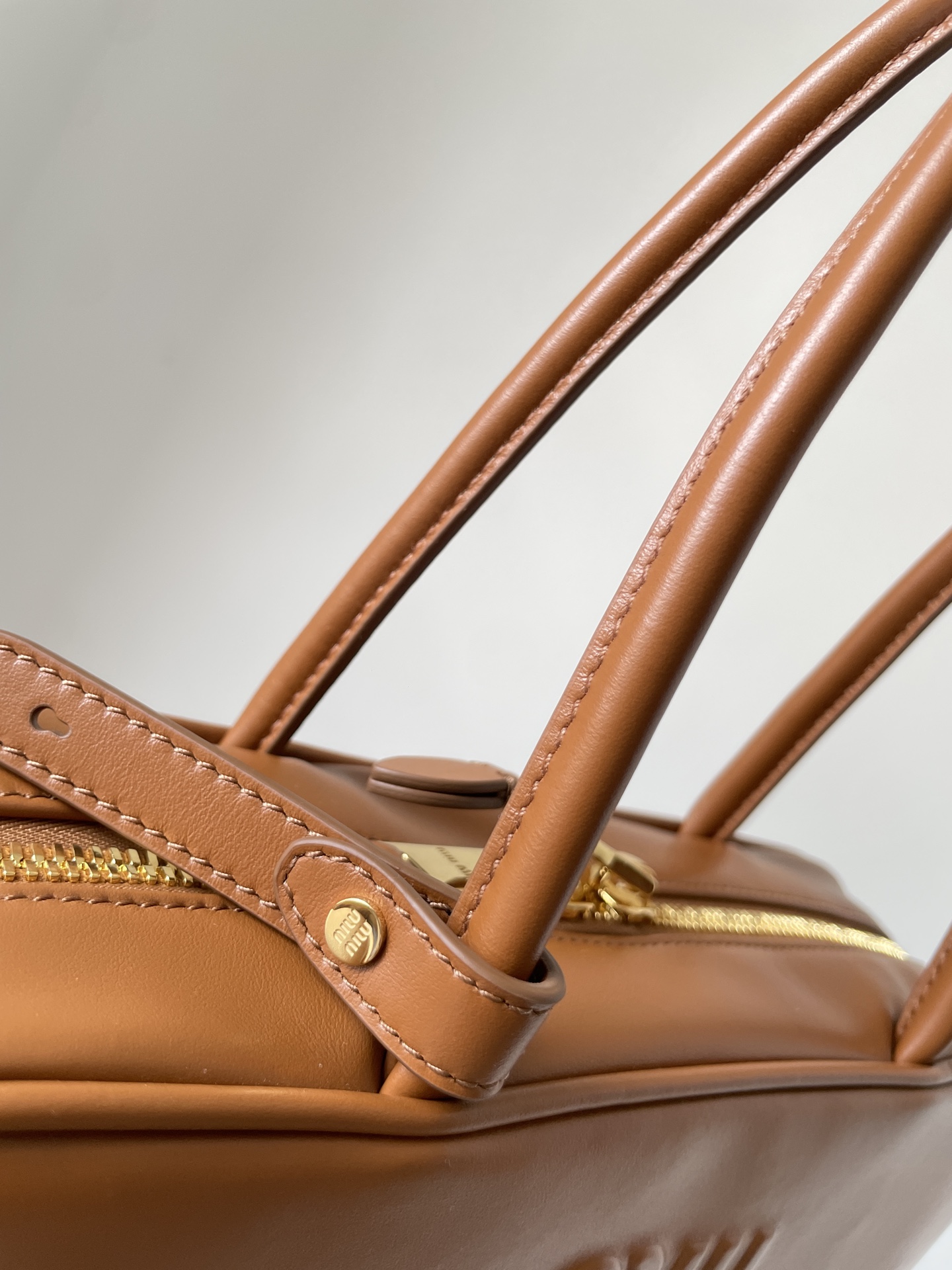 MIU MIU Beau Calfskin Handbag with Embossed Logo – Cognac - Image 5