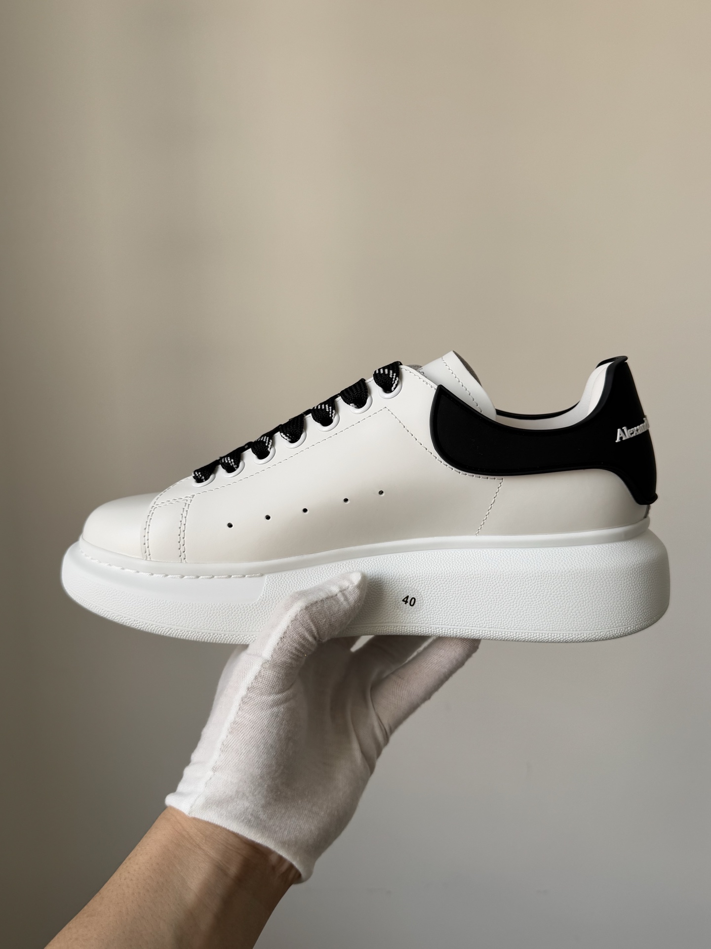 Alexander McQueen Oversized Sneaker Leather Lace-Up Low-Top Sneakers Unisex White Black - Image 4