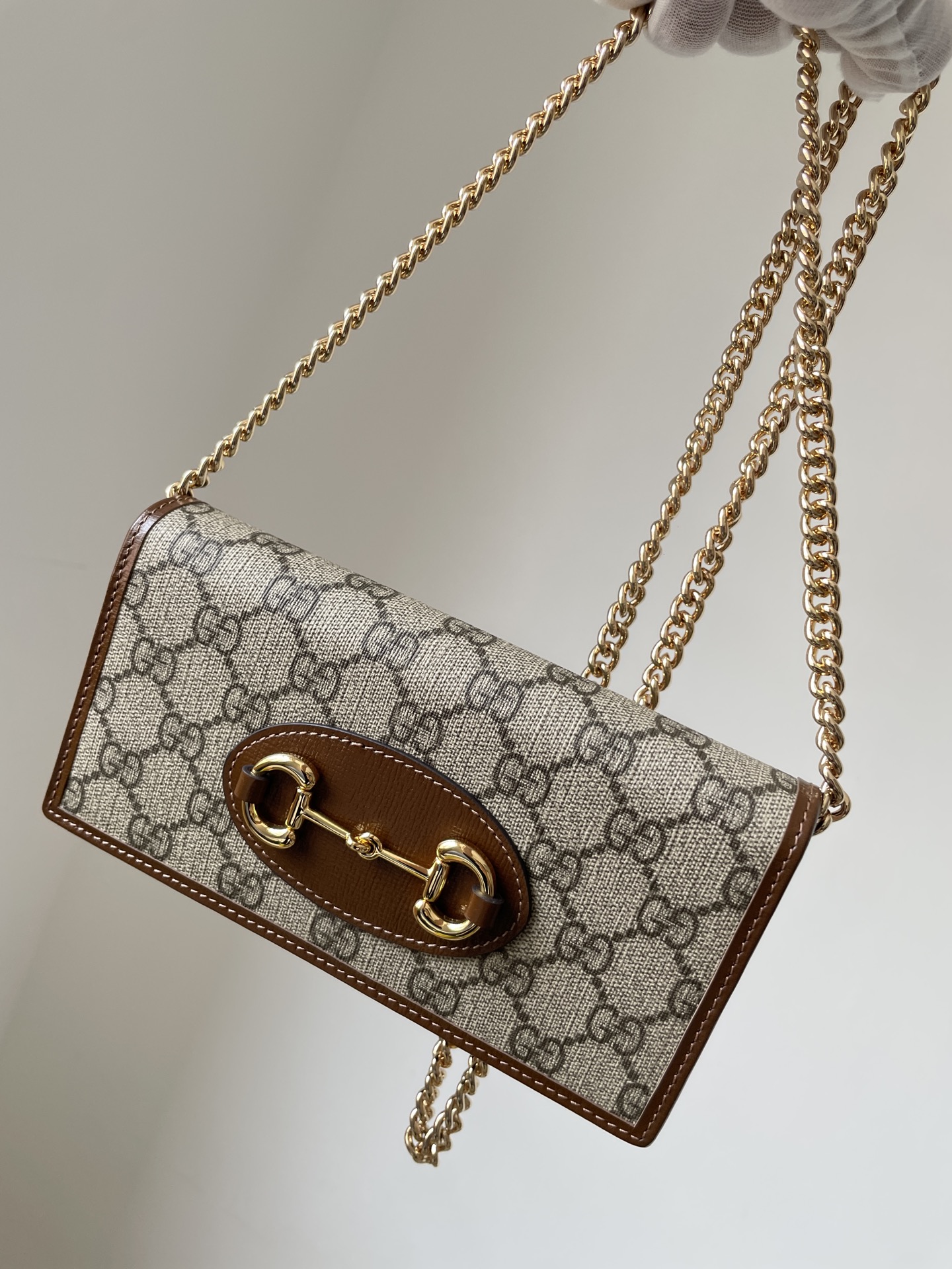 GUCCI Horsebit 1955 GG Supreme Canvas Chain Wallet Bag - Image 2