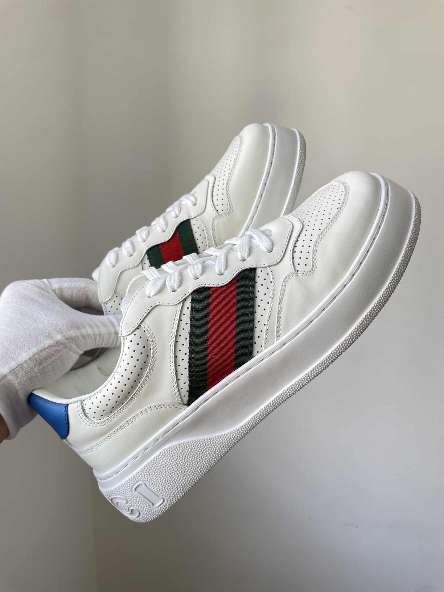 Gucci Chunky B GG Biscuit Sneakers Unisex White Red Green - Image 2