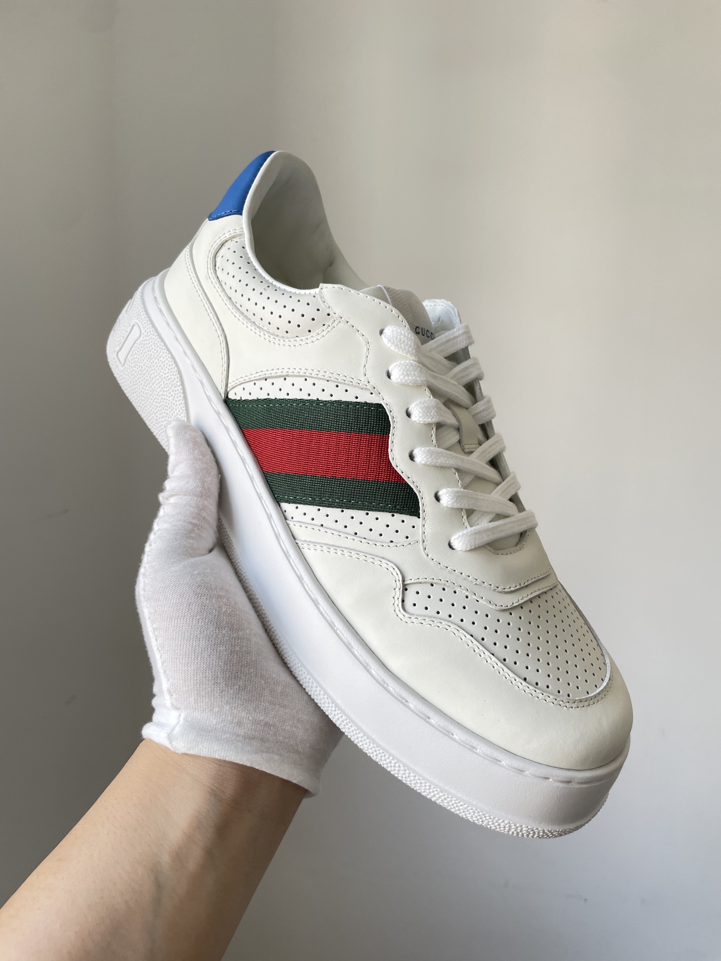 Gucci Chunky B GG Biscuit Sneakers Unisex White Red Green - Image 3