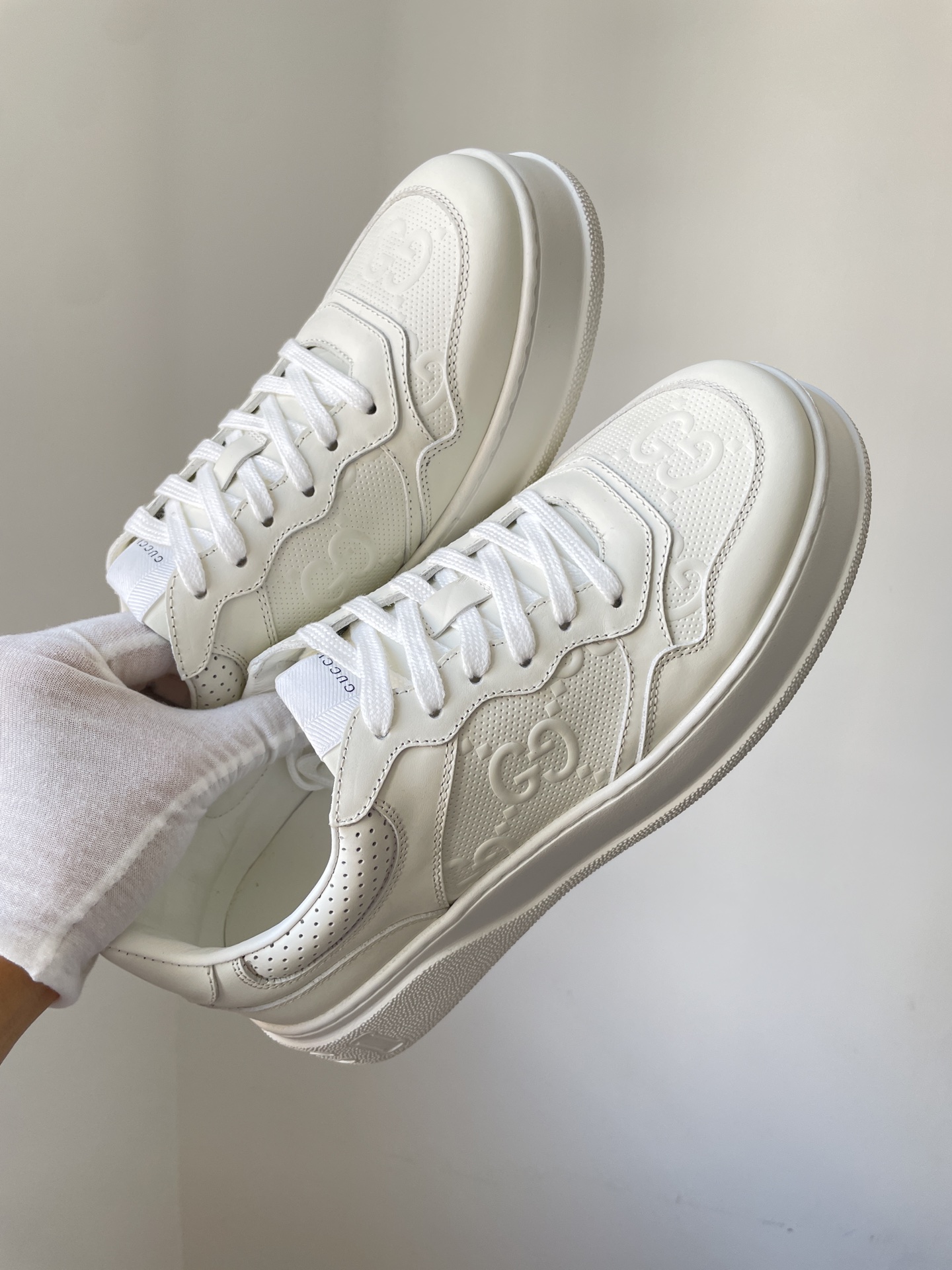 Gucci Chunky B GG Casual Low-Top Sneakers Unisex White - Image 4