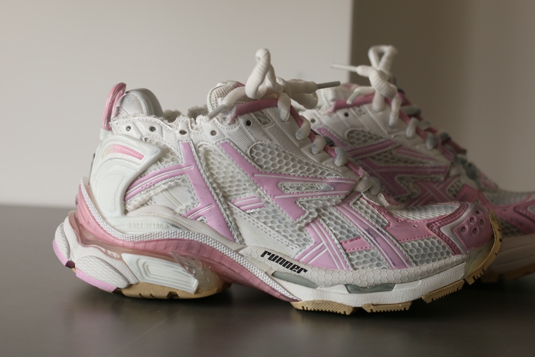 Balenciaga Runner Pink White Vintage Low-Top Sneakers Unisex - Image 4