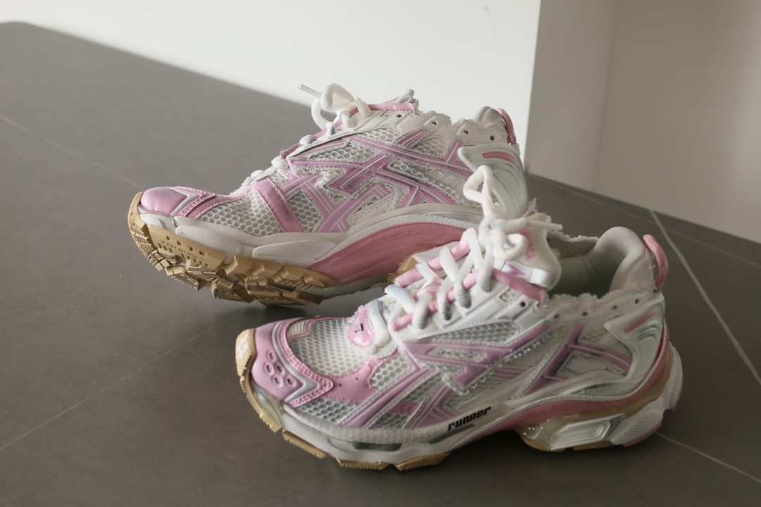 Balenciaga Runner Pink White Vintage Low-Top Sneakers Unisex - Image 5