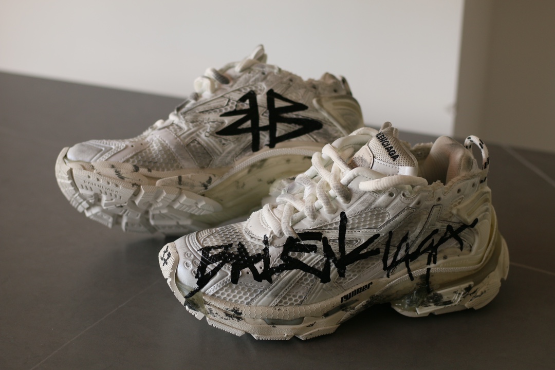 Balenciaga Runner Mesh Lace-Up Low-Top Distressed White Black Sneakers - Image 5
