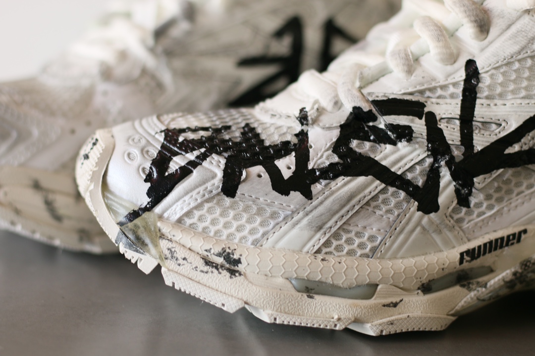 Balenciaga Runner Mesh Lace-Up Low-Top Distressed White Black Sneakers - Image 6