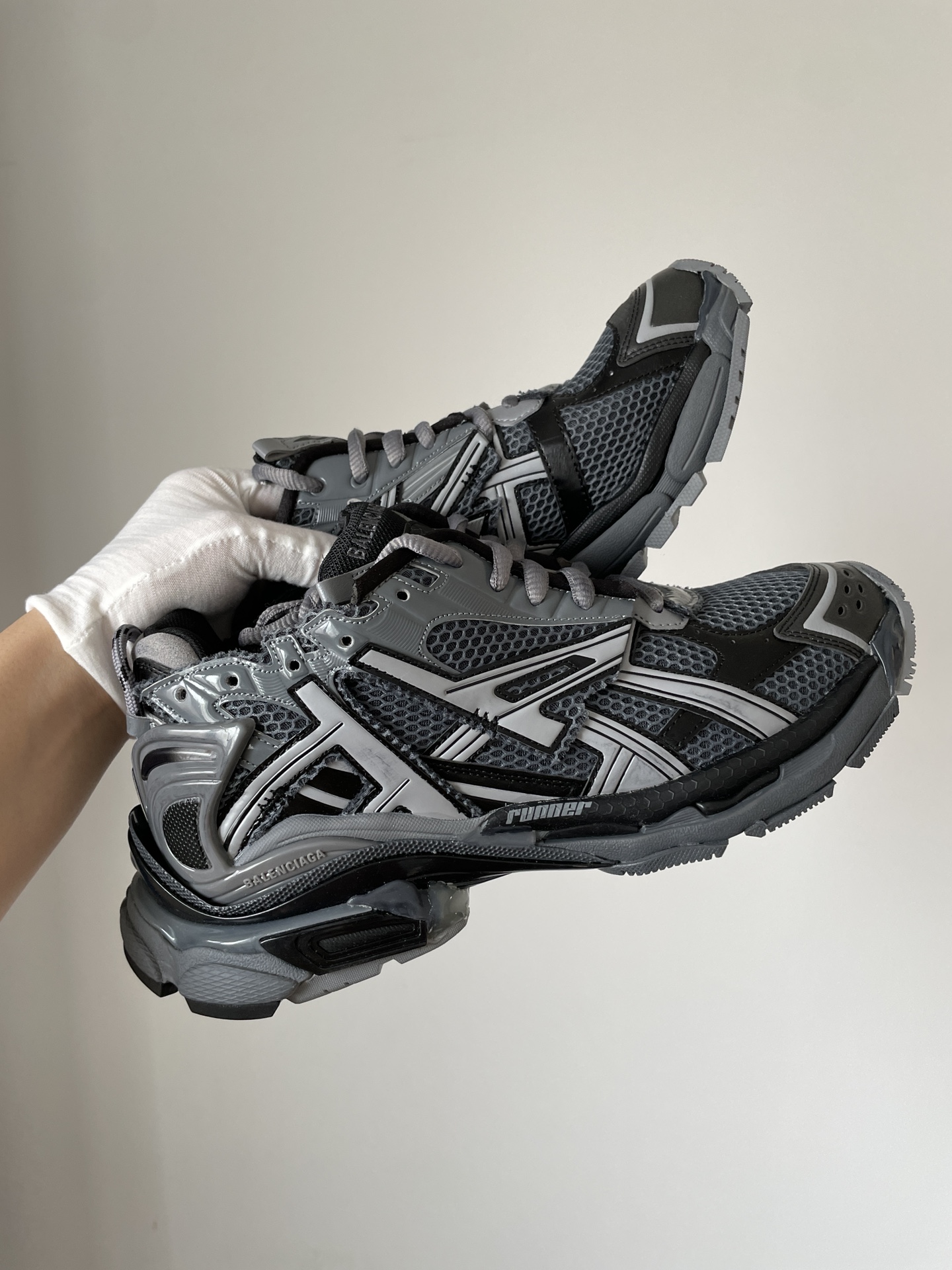 Balenciaga Runner Lace-Up Low-Top Gray Sneakers for Men - Image 2