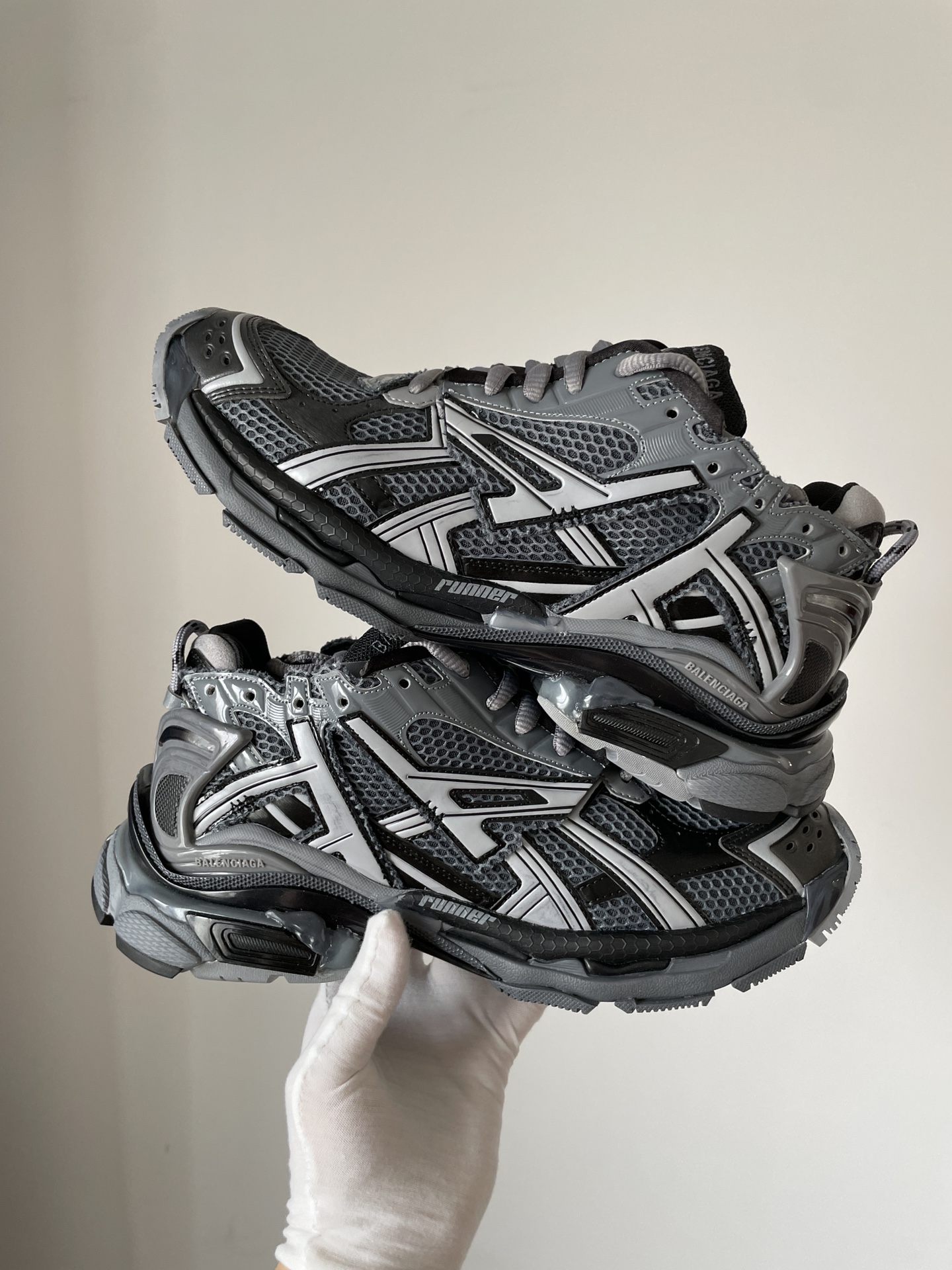 Balenciaga Runner Lace-Up Low-Top Gray Sneakers for Men - Image 4