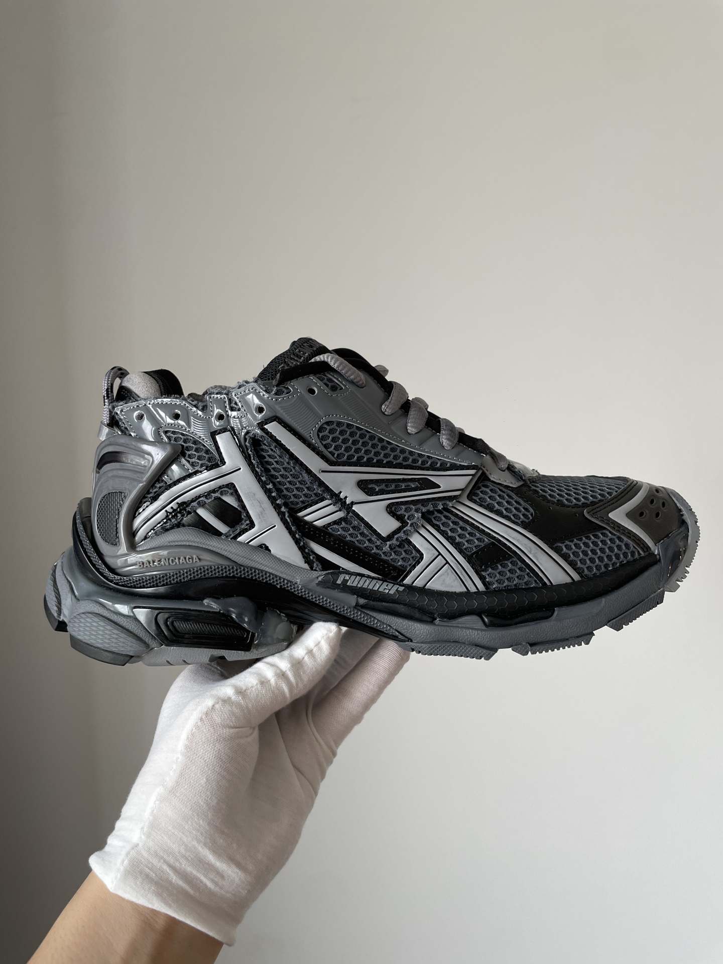 Balenciaga Runner Lace-Up Low-Top Gray Sneakers for Men - Image 5