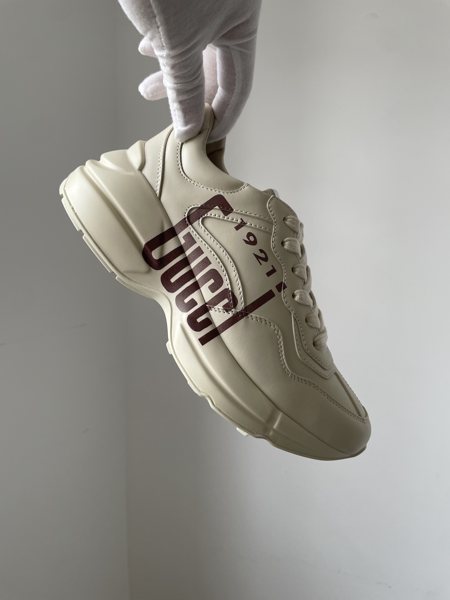 Gucci Rhyton Retro Low-Top Sneakers Unisex Ivory - Image 2