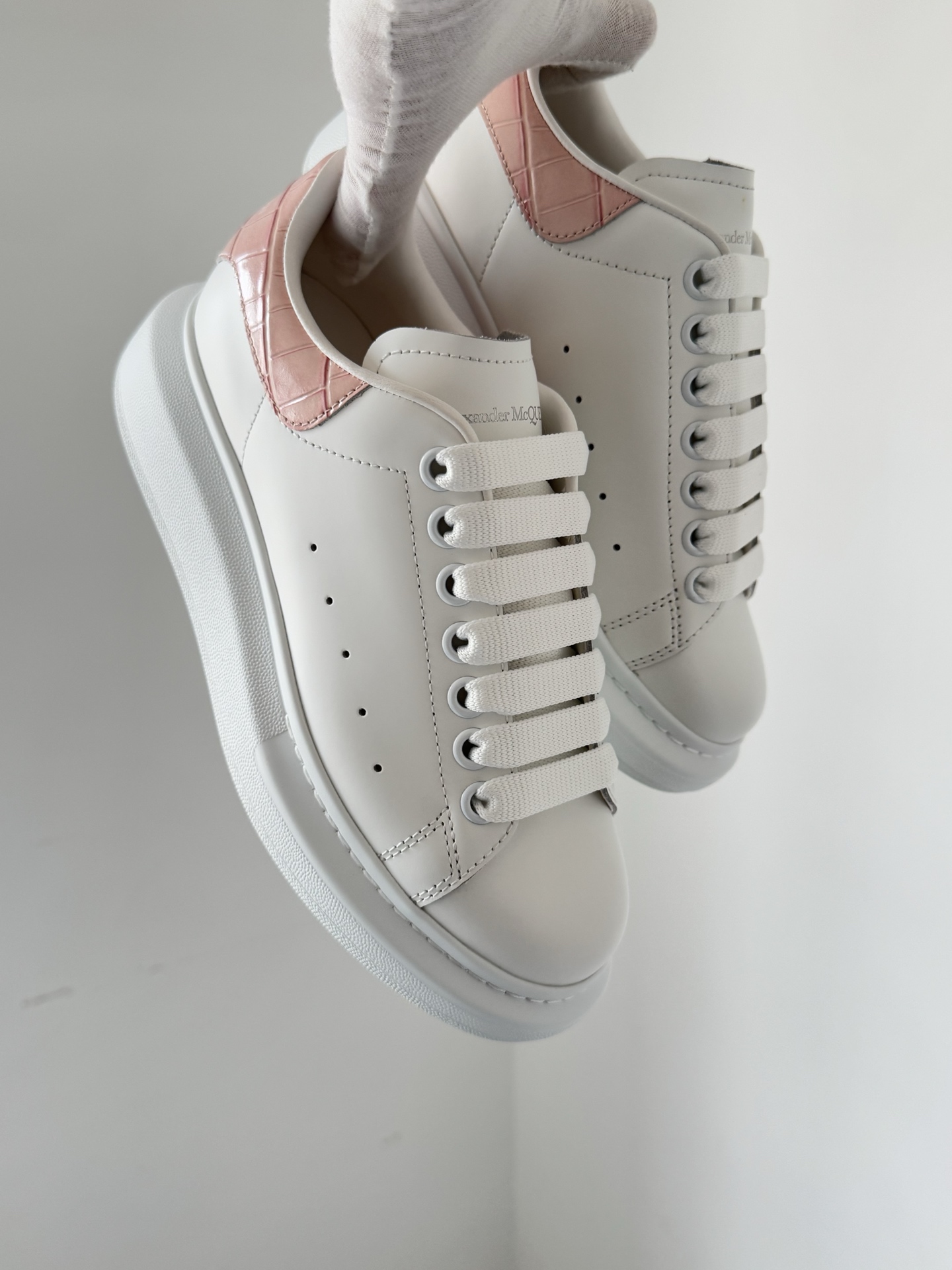 Alexander McQueen Oversized Sneaker Leather Platform Lace-Up Low-Top Sneakers Women White - Image 4