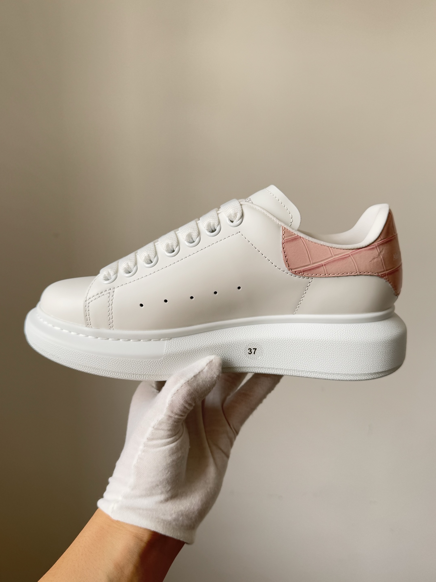 Alexander McQueen Oversized Sneaker Leather Platform Lace-Up Low-Top Sneakers Women White - Image 7