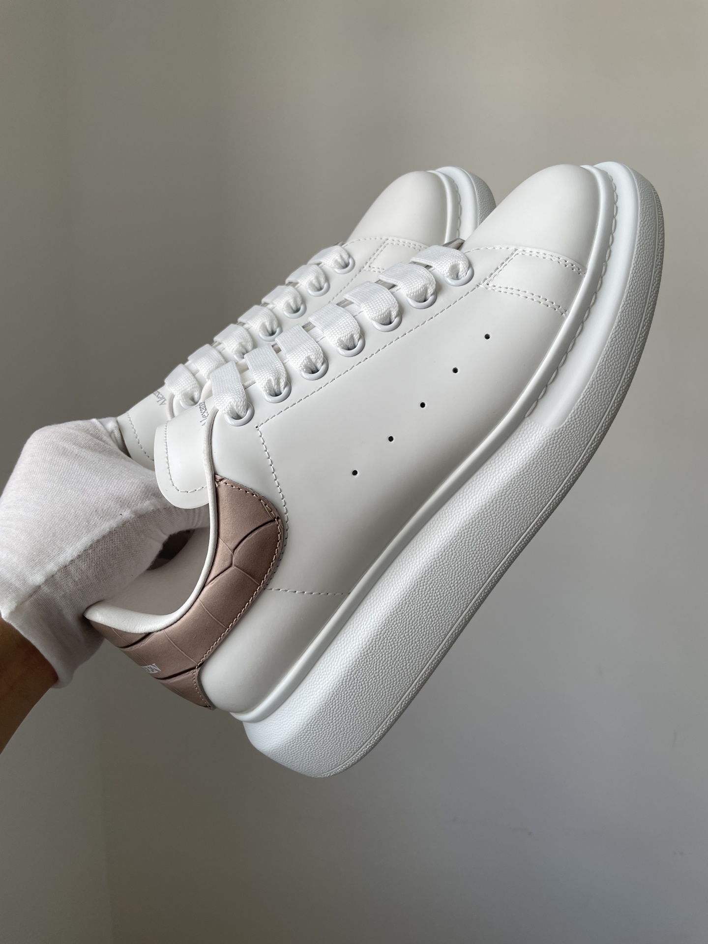 Alexander McQueen Oversized Sneaker Leather Stylish Low-Top Sneakers Unisex White Pink - Image 2