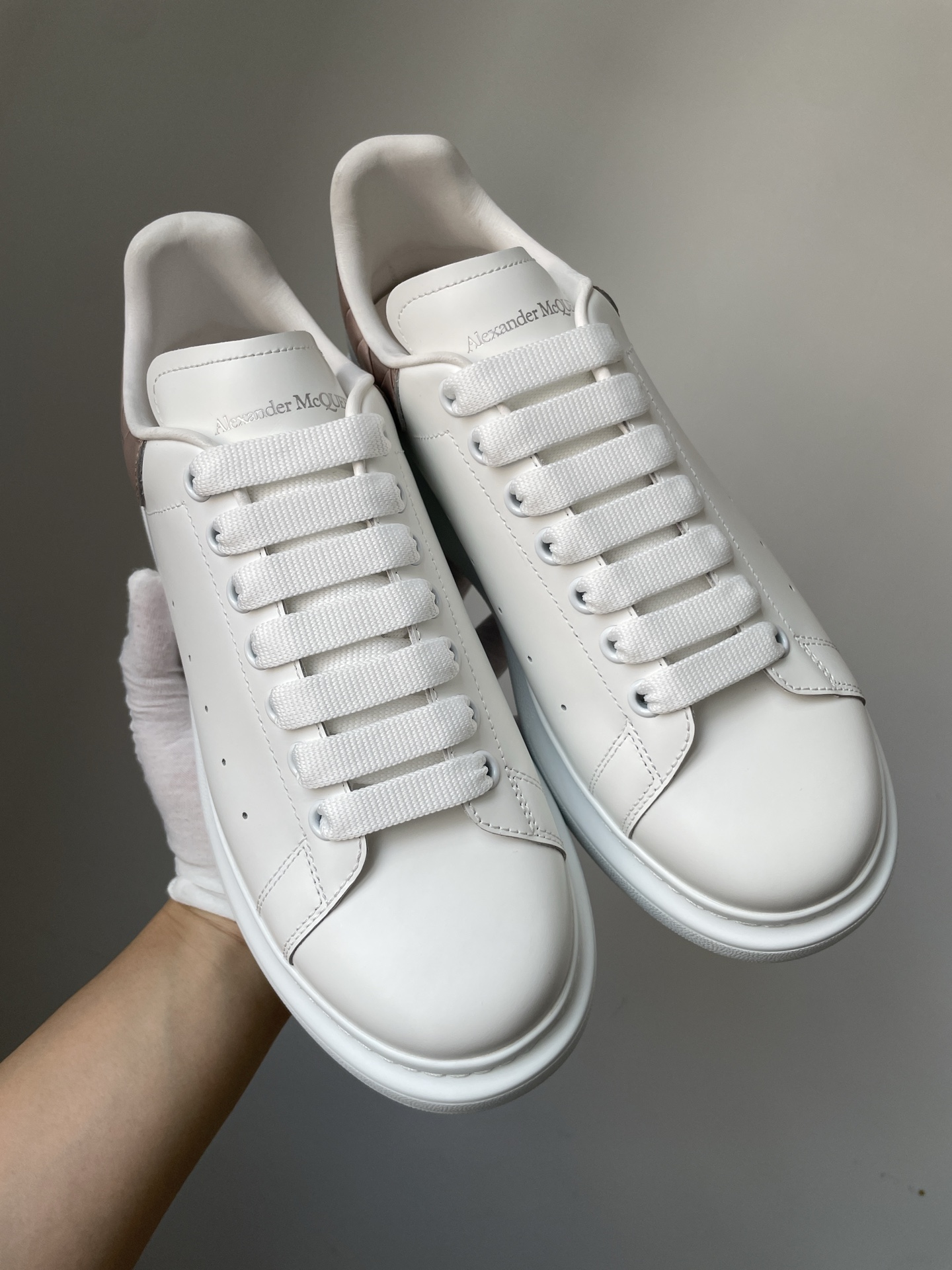 Alexander McQueen Oversized Sneaker Leather Stylish Low-Top Sneakers Unisex White Pink - Image 5