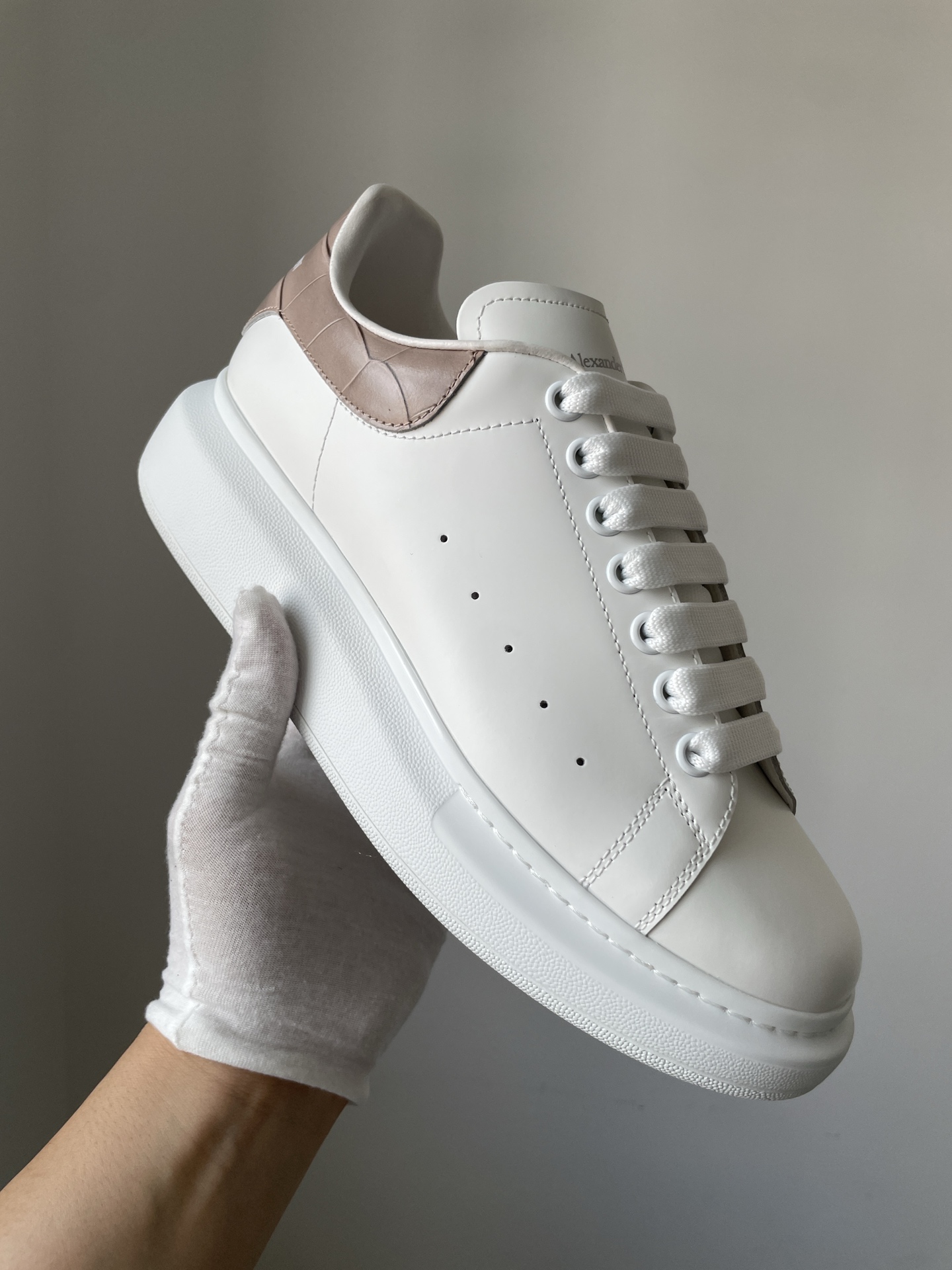 Alexander McQueen Oversized Sneaker Leather Stylish Low-Top Sneakers Unisex White Pink - Image 6