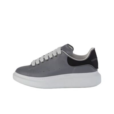 Alexander McQueen Oversized Sneaker Leather Round Toe Lace-Up Low-Top Sneakers Men Gray