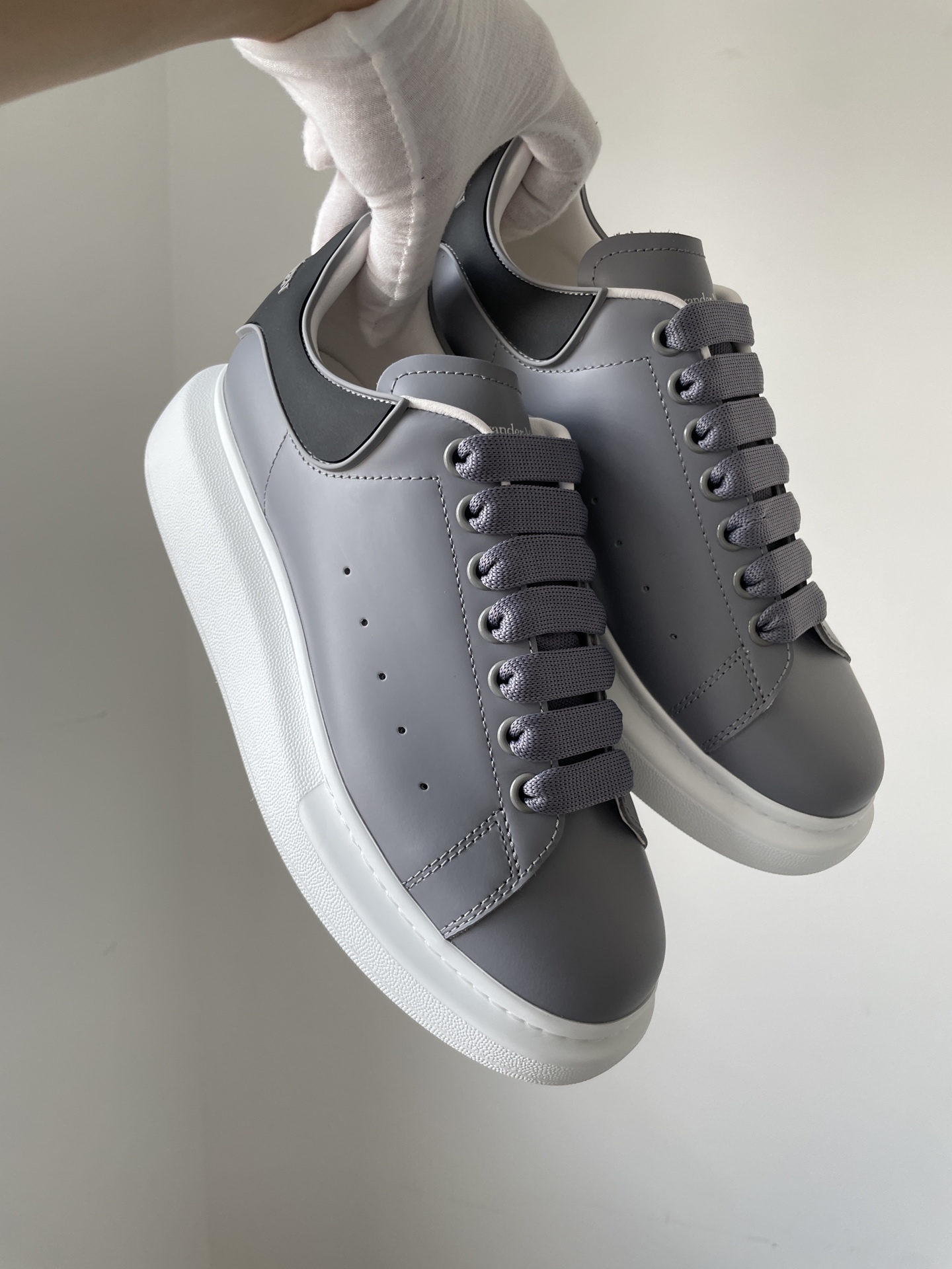 Alexander McQueen Oversized Sneaker Leather Round Toe Lace-Up Low-Top Sneakers Men Gray - Image 3