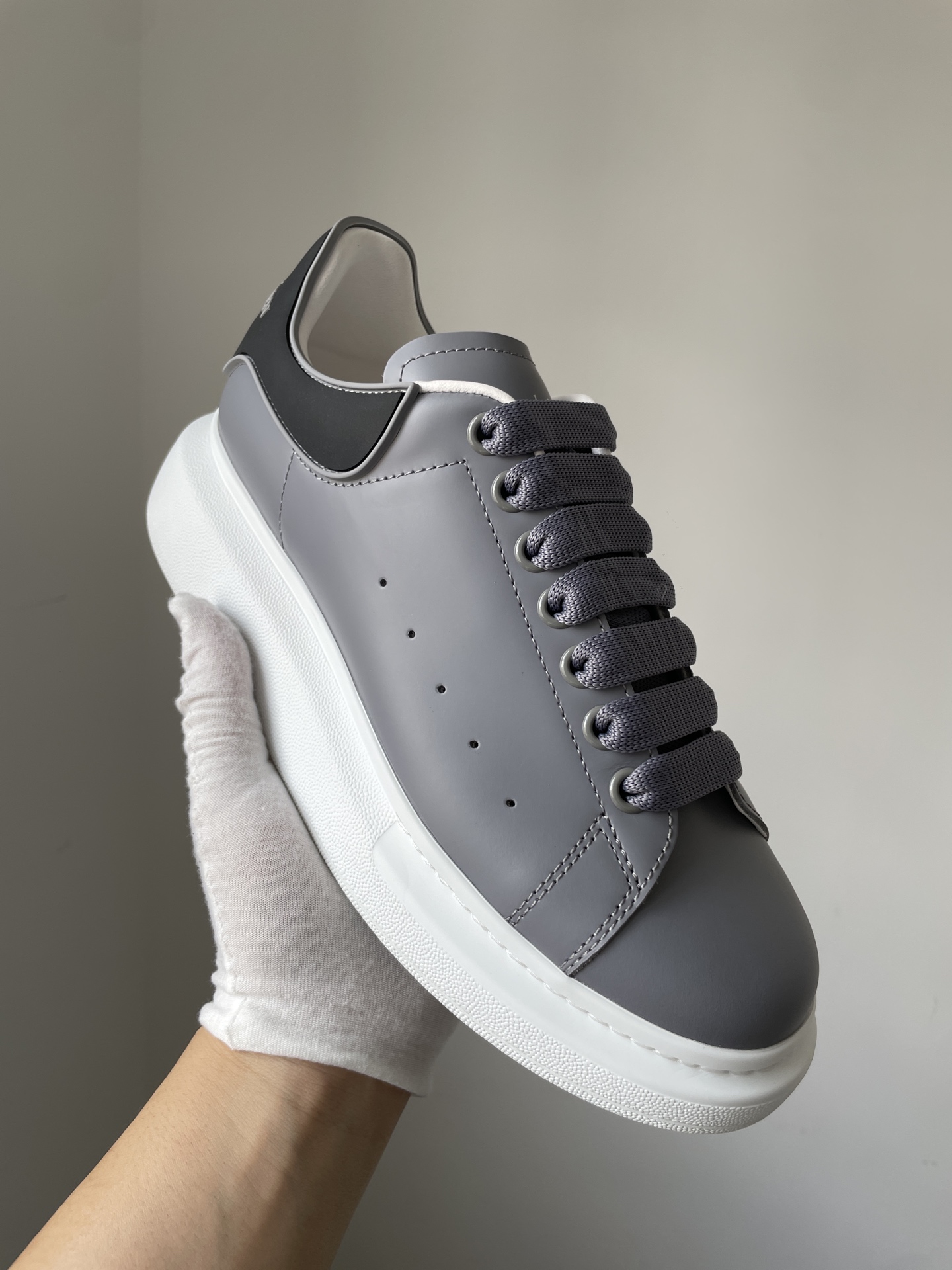 Alexander McQueen Oversized Sneaker Leather Round Toe Lace-Up Low-Top Sneakers Men Gray - Image 5