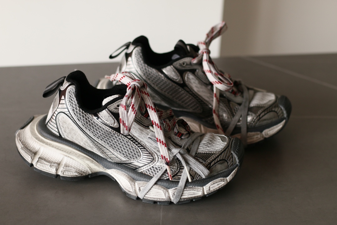 Balenciaga 3XL Mesh Lace-Up Low-Top Distressed Gray Sneakers - Image 3