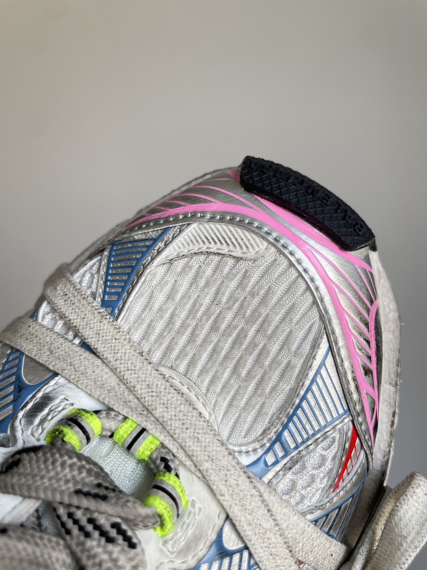 Balenciaga 3XL Mesh Lace-Up Low-Top Distressed White Red Blue Sneakers - Image 7