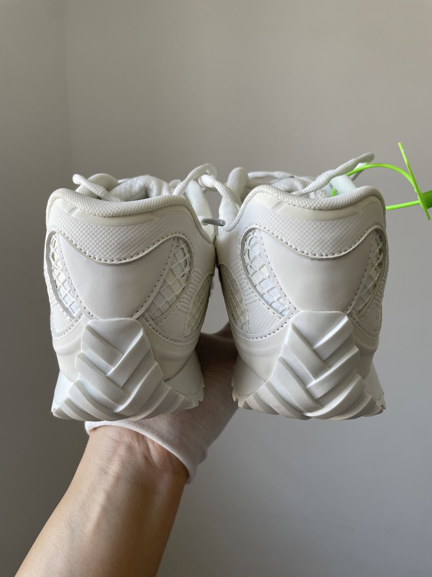 Bottega Veneta Orbit Mesh Round Toe Lace-Up Low-Top Sneakers Unisex White - Image 5