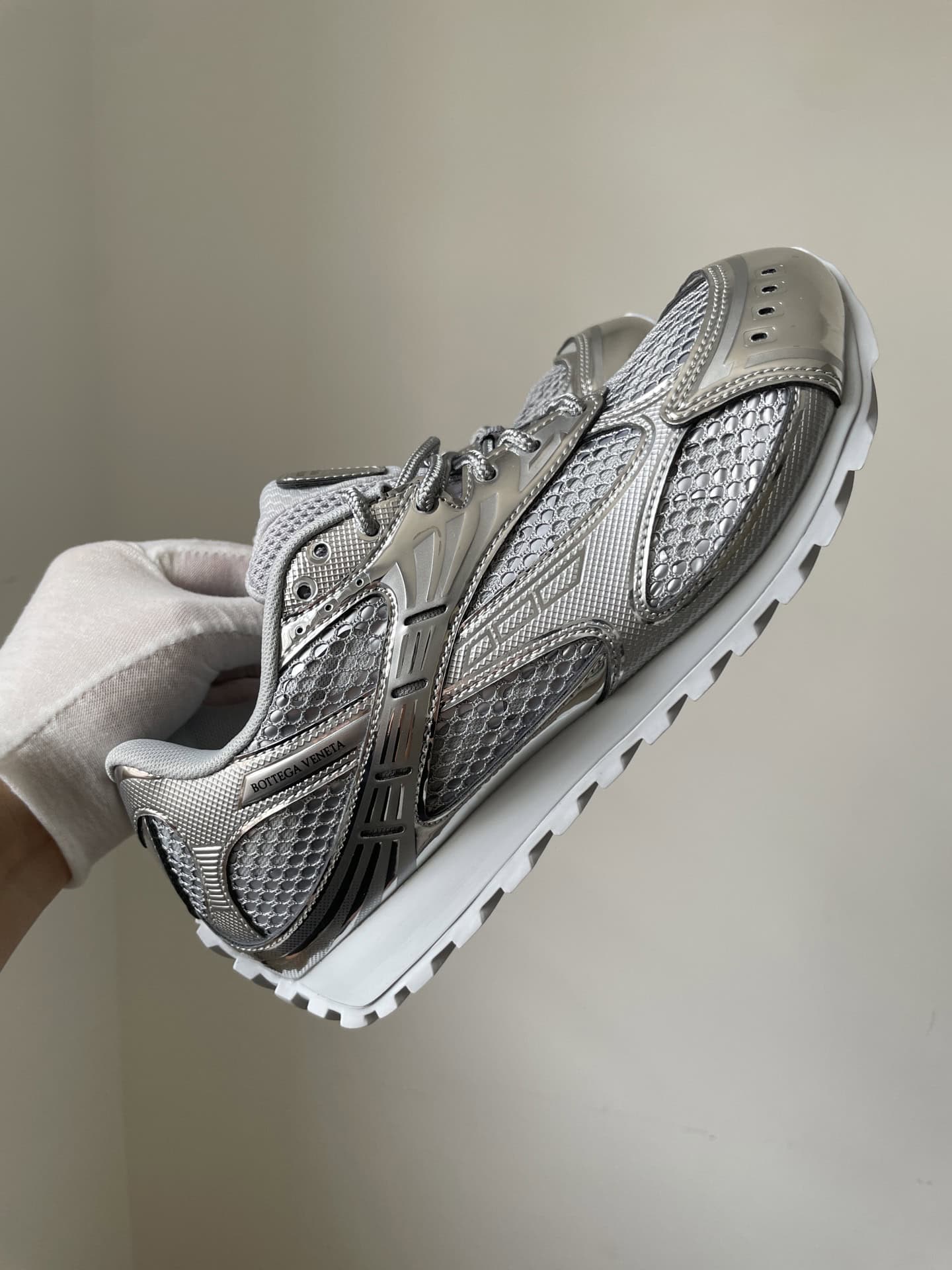 Bottega Veneta Orbit Mesh Round Toe Lace-Up Running Sneakers Unisex Silver White - Image 7