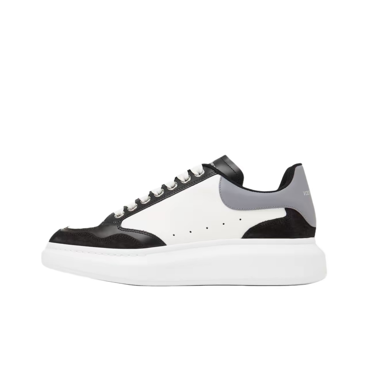 Alexander McQueen Oversized Sneaker Round Toe Lace-Up Low-Top Sneakers Unisex Black White