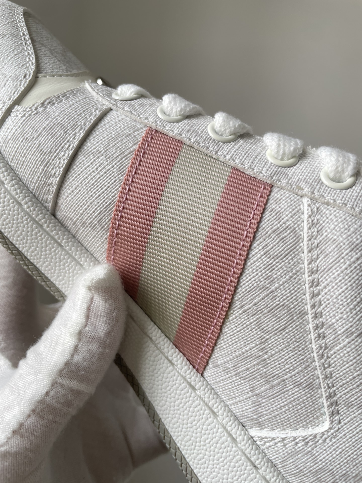 Gucci Screener Round Toe Lace-Up Sneakers Women Light Gray - Image 7