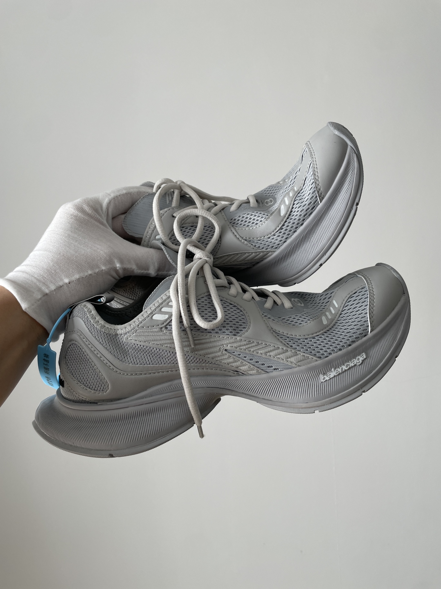 Balenciaga Circuit Round-Toe Lace-Up Low-Top Gray Training Sneakers for Men - Image 2