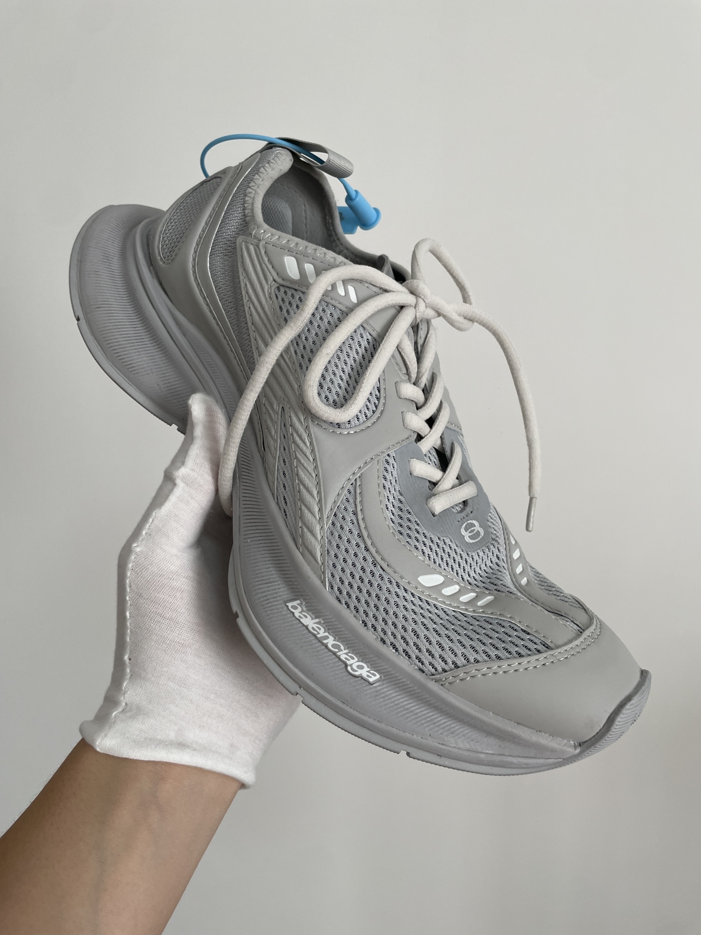 Balenciaga Circuit Round-Toe Lace-Up Low-Top Gray Training Sneakers for Men - Image 5