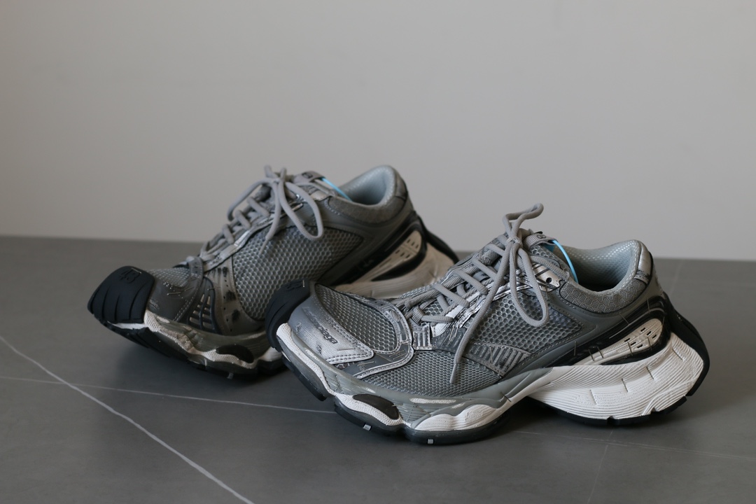 Balenciaga Stapler Round-Toe Lace-Up Low-Top Gray Sneakers - Image 4