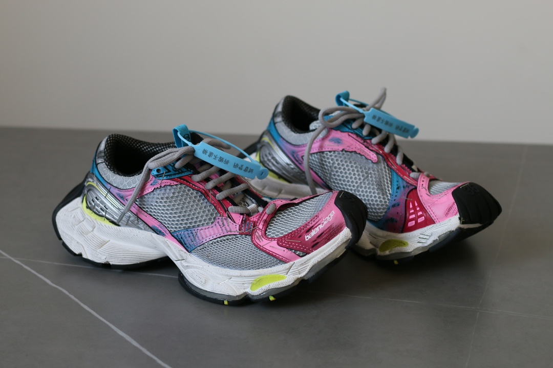 Balenciaga Stapler Round-Toe Thick-Soled Low-Top Sneakers for Women - Image 3