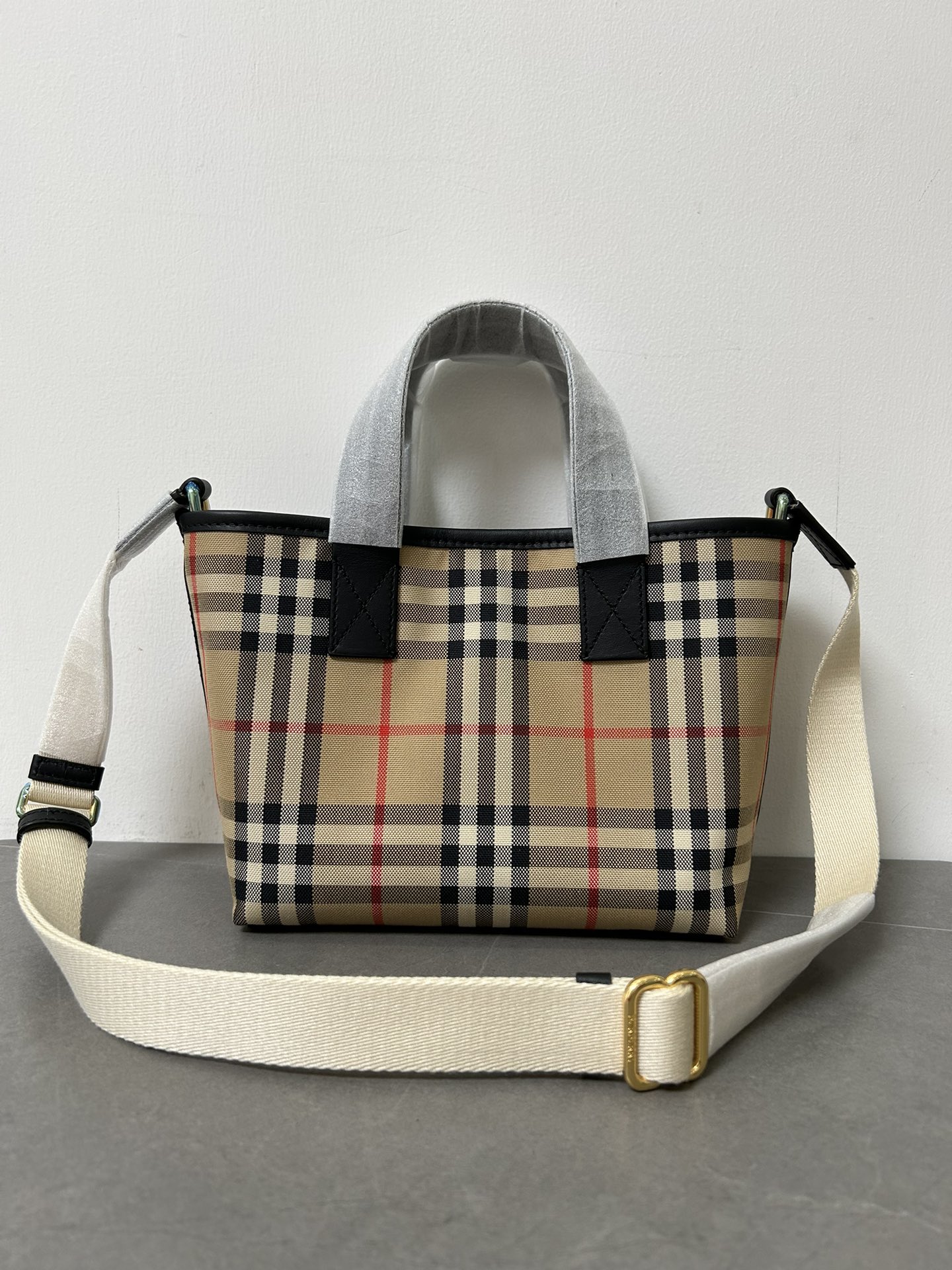 Burberry Icon Check Cotton Tote Bag with Adjustable Web Strap – Archive Beige - Image 2