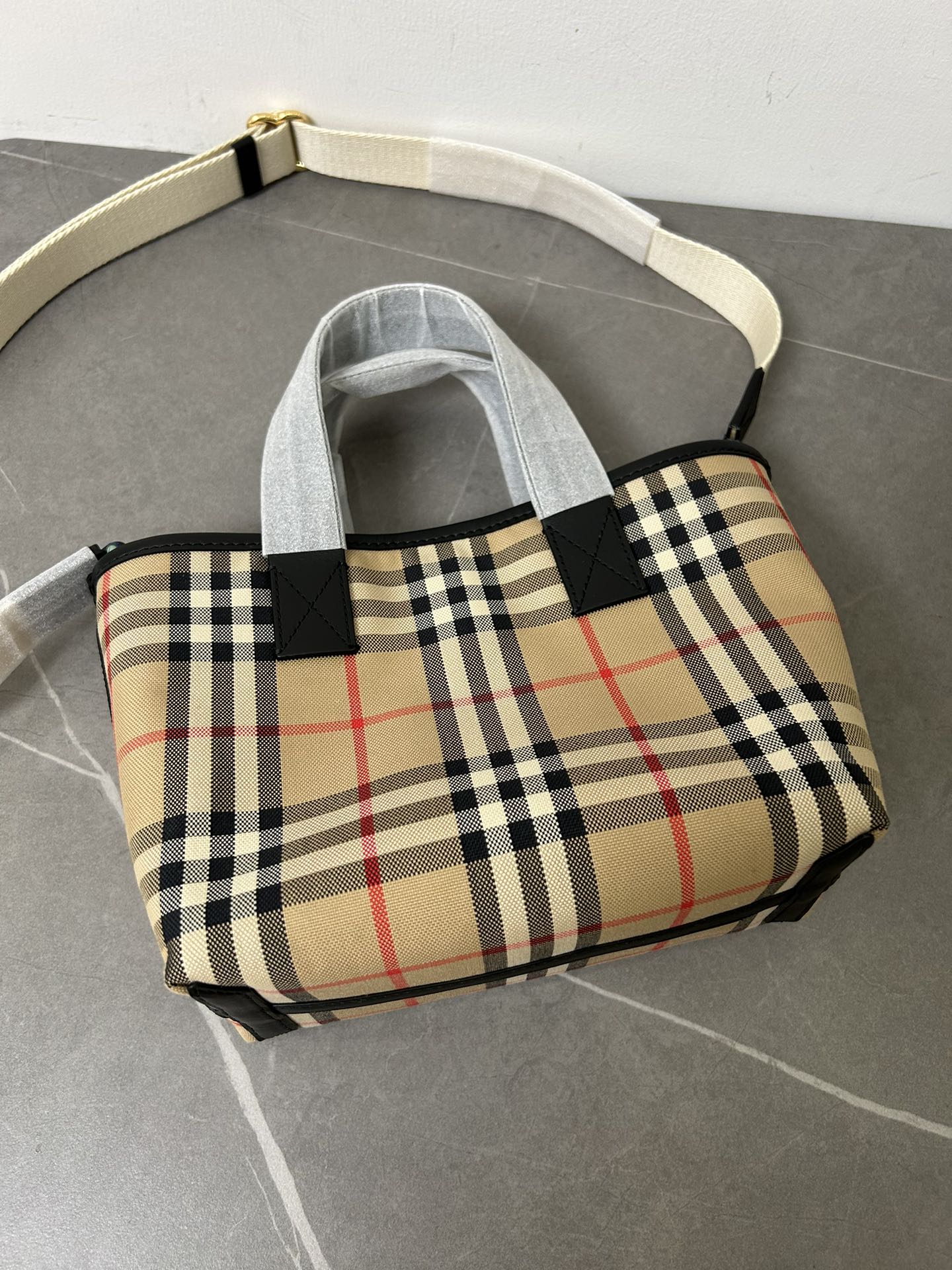 Burberry Icon Check Cotton Tote Bag with Adjustable Web Strap – Archive Beige - Image 5