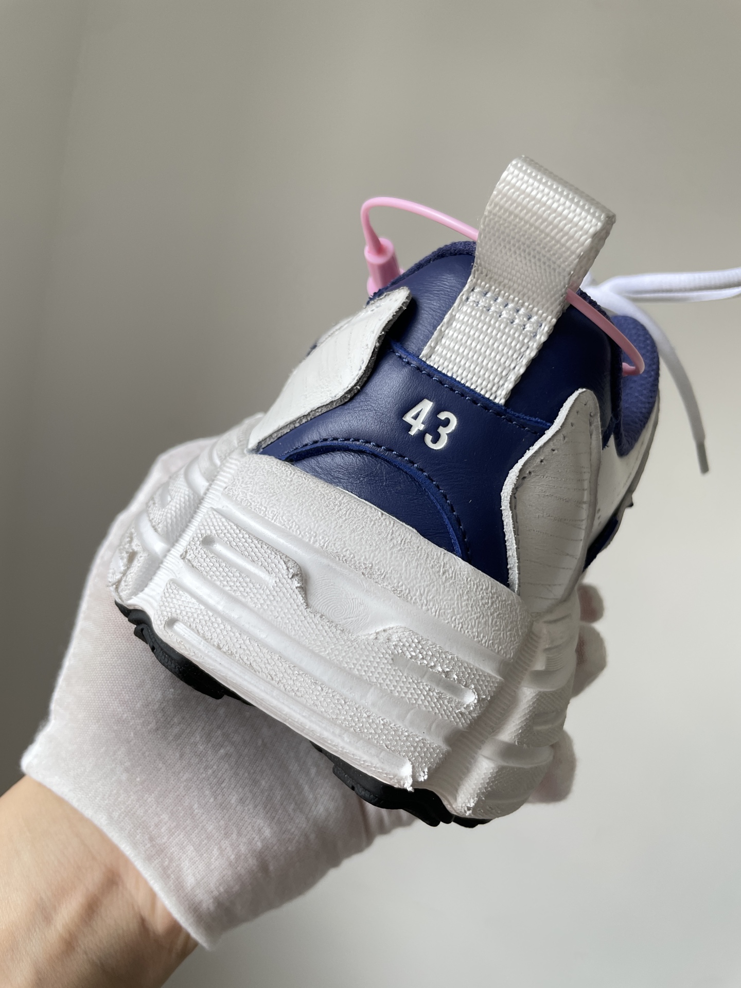 Balenciaga Monday Round-Toe Lace-Up Low-Top White Sneakers for Men - Image 7