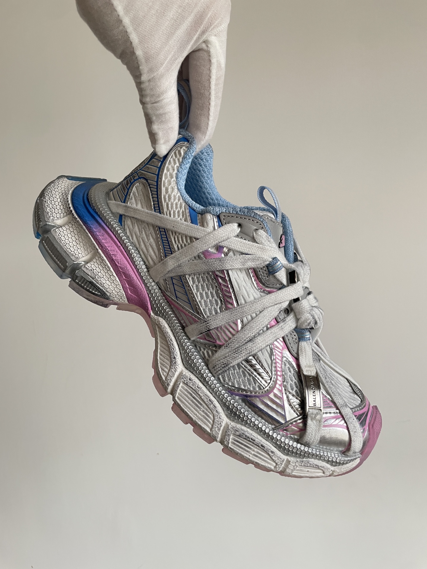 Balenciaga 3XL Round-Toe Lace-Up Low-Top White Sneakers for Women - Image 3