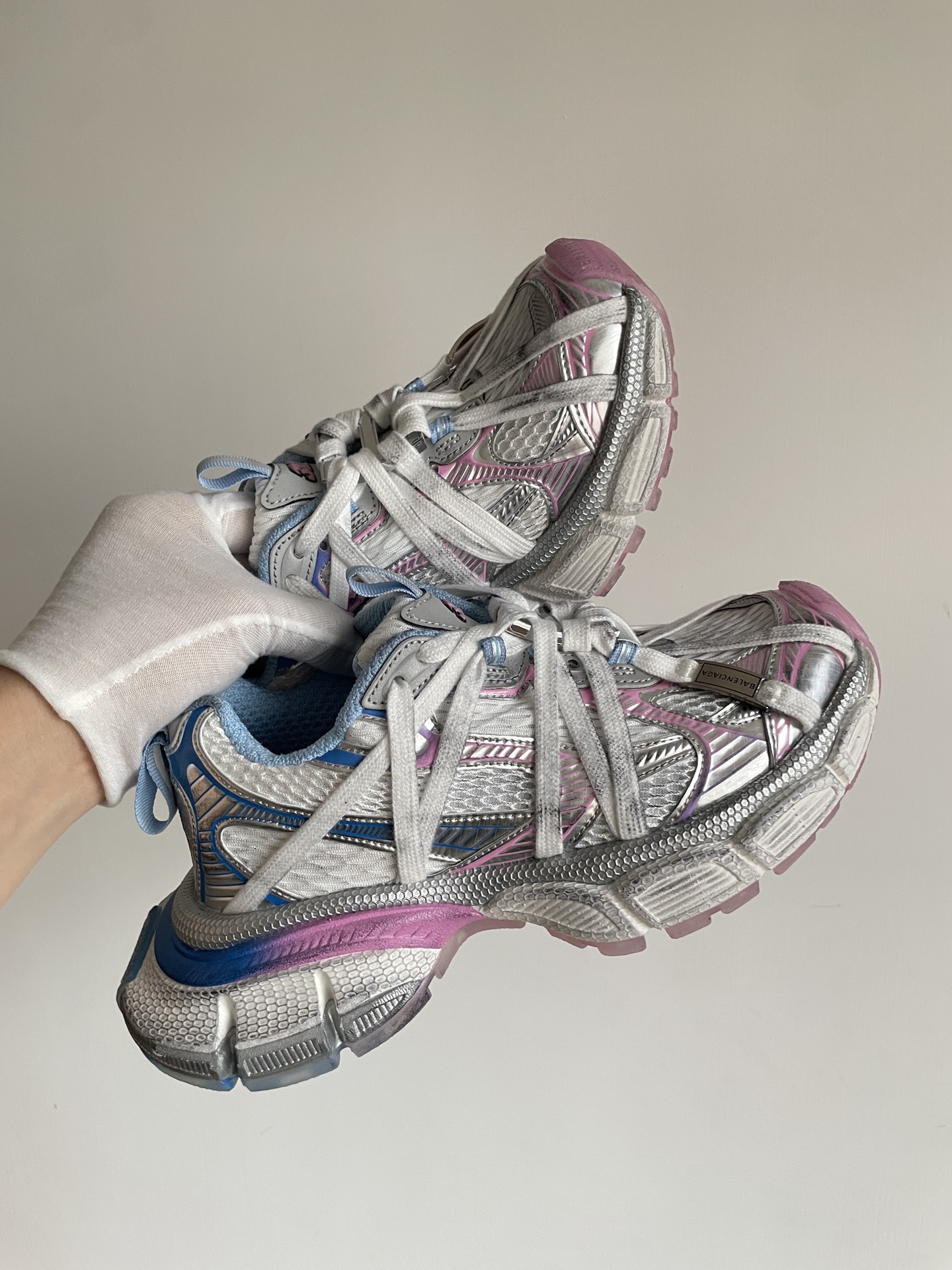 Balenciaga 3XL Round-Toe Lace-Up Low-Top White Sneakers for Women - Image 5