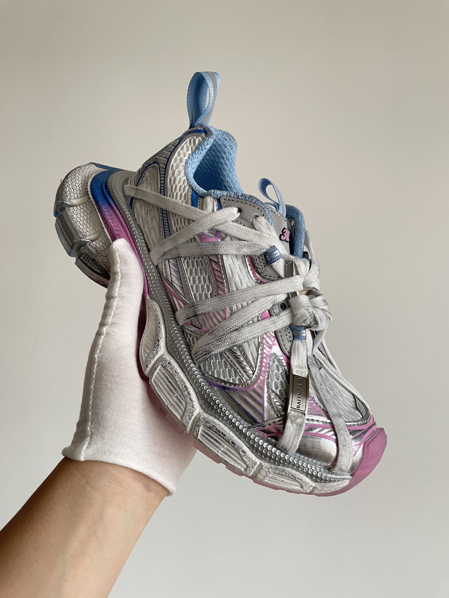 Balenciaga 3XL Round-Toe Lace-Up Low-Top White Sneakers for Women - Image 7