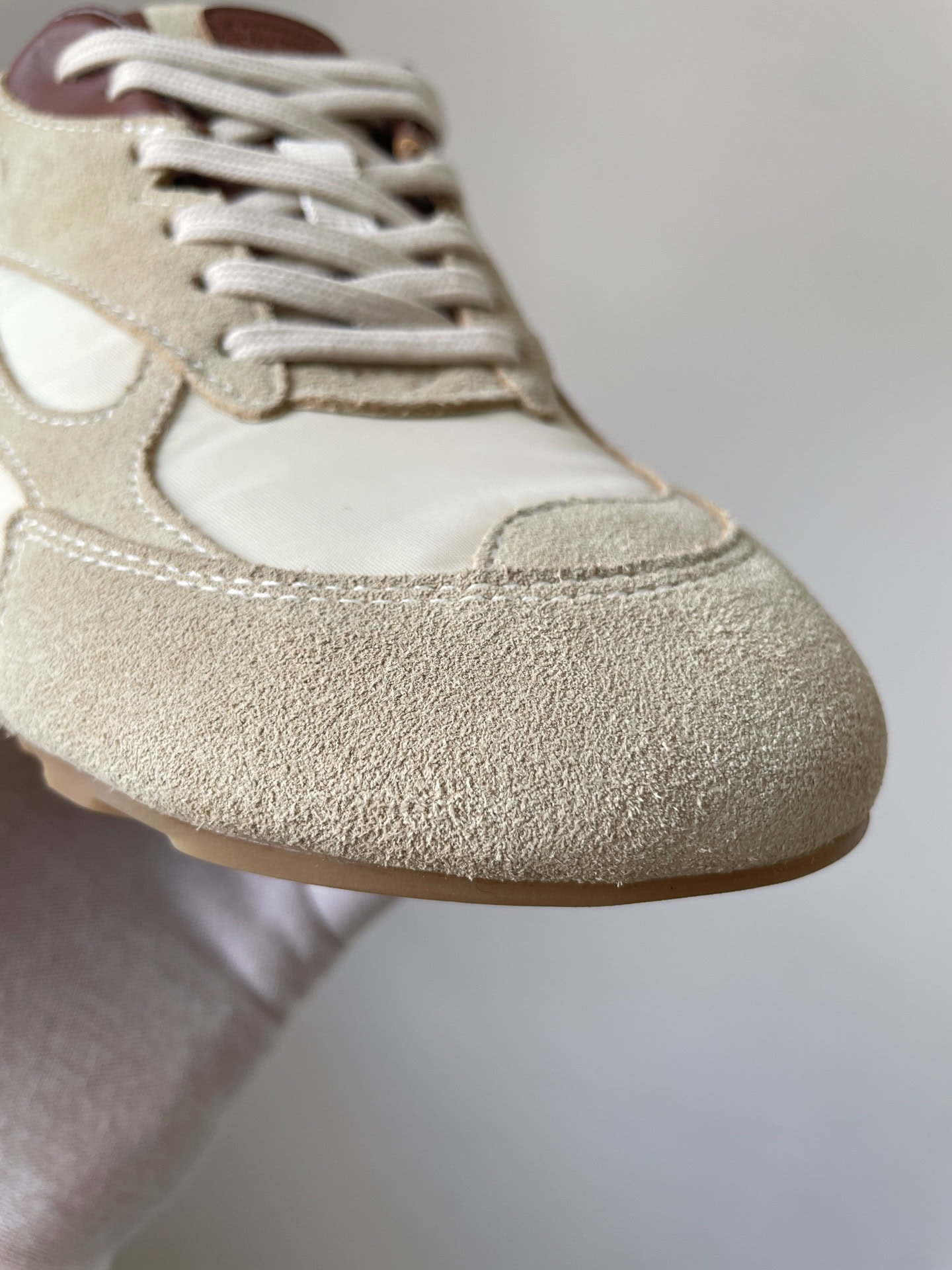 Bottega Veneta Orbit Calfskin Shiny Round Toe Lace-Up Thin Sole Low-Top Sneakers Unisex Beige - Image 7