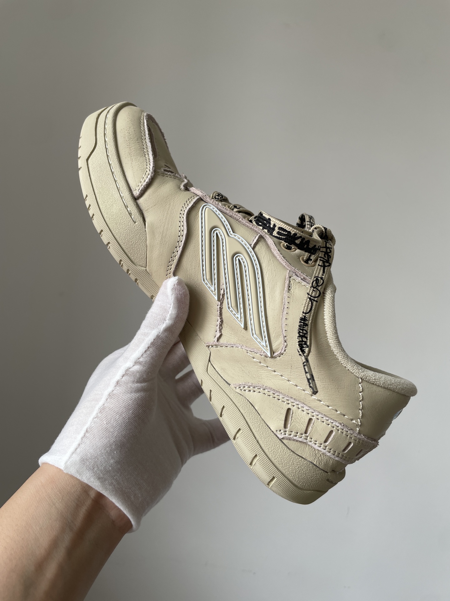 Balenciaga Hamptons Worn-Out Calfskin, Leather Round-Toe Lace-Up Low-Top Distressed Beige Sneakers for Women - Image 4