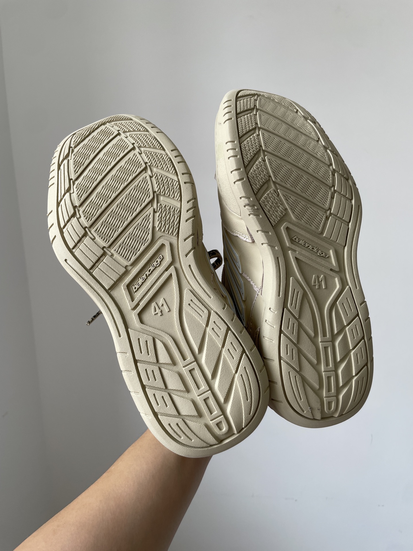 Balenciaga Hamptons Worn-Out Calfskin, Leather Round-Toe Lace-Up Low-Top Distressed Beige Sneakers for Women - Image 6