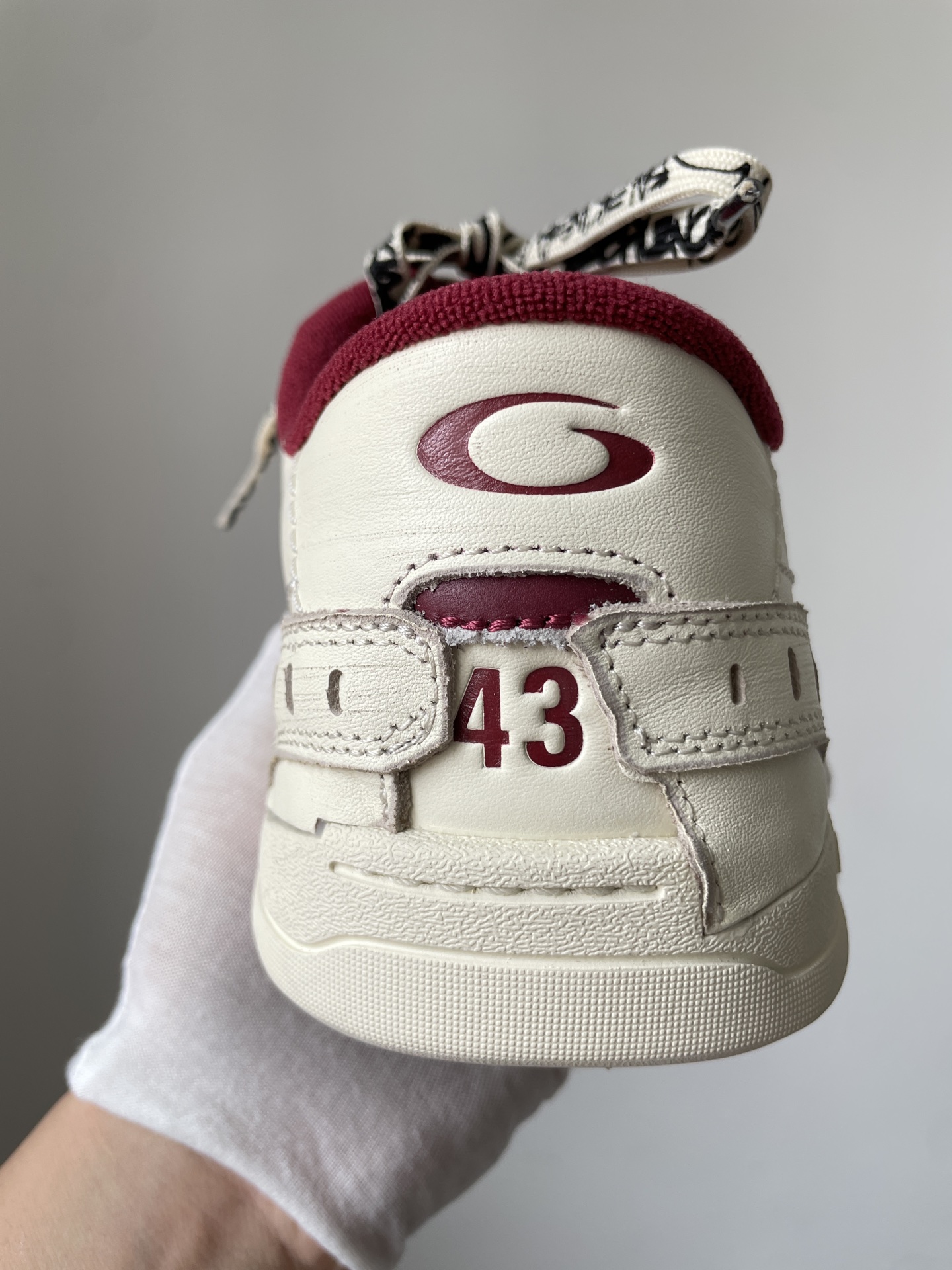 Balenciaga Hamptons Worn-Out Round-Toe Lace-Up Low-Top Distressed White Sneakers - Image 5