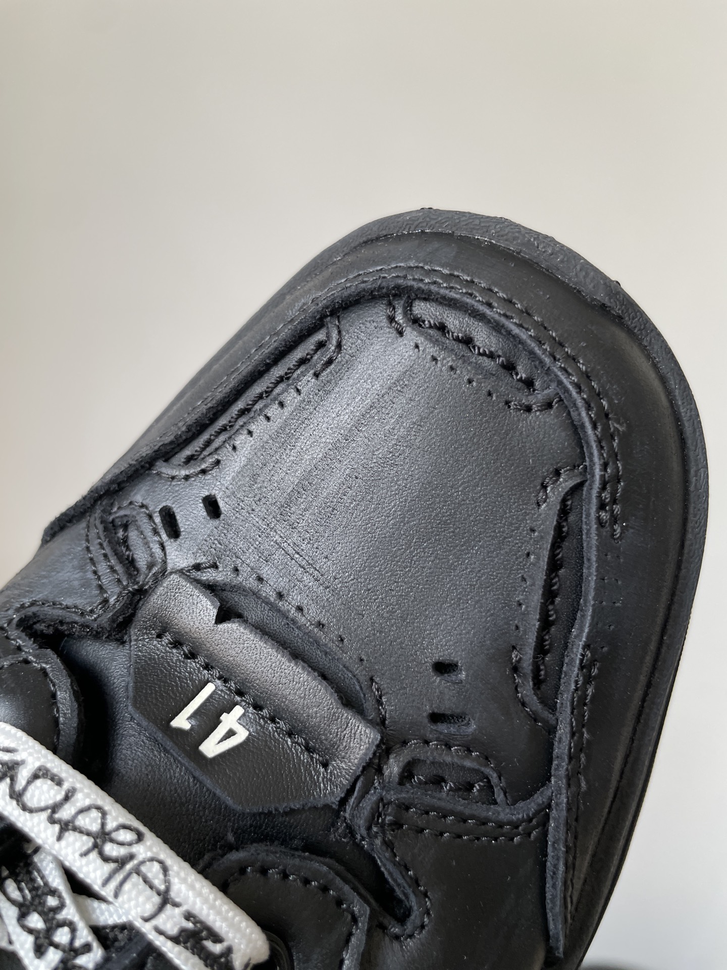 Balenciaga Hamptons Worn-Out Leather Round-Toe Lace-Up Low-Top Black Sneakers - Image 6