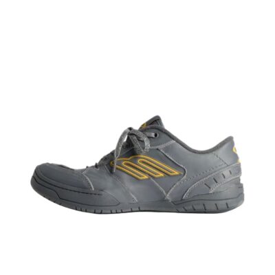 Balenciaga Hamptons Worn-Out Round-Toe Lace-Up Low-Top Distressed Embossed Logo Gray Sneakers for Men